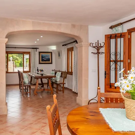 Villa Colonya Jaume-3 Bedrooms, Private Pool Near